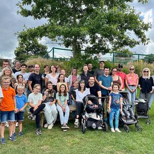 Cette année notre Journée des Familles s’est déroulée à l’@aven_parc dans le Finistère! 🌳🎢Une journée pleine d’aventures, de rires et de bonne humeur, où nos équipes et leurs familles ont partagé un moment convivial en pleine nature 💚🌿Un grand merci à notre CSE pour cette belle initiative et à tous les participants pour avoir apporté autant de joie et d’énergie 🔥#bestTeam #GroixEtNature #Famille #GoodVibesOnly #Nature #convivialité #partage