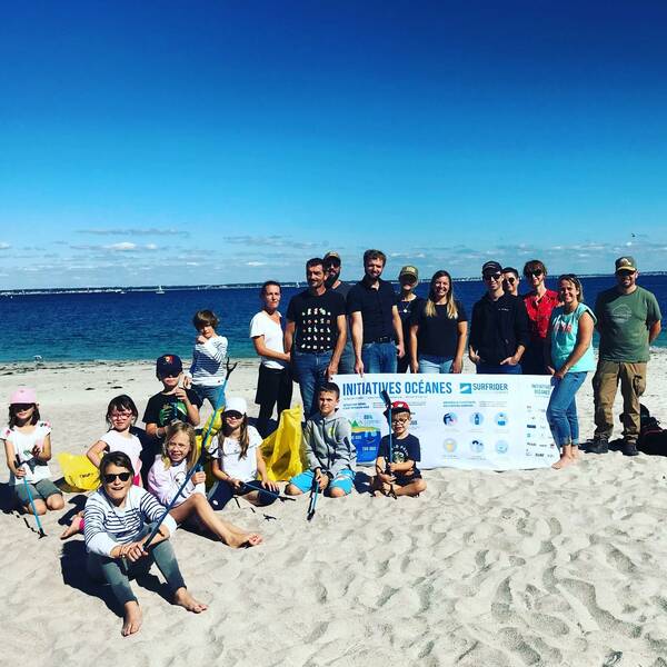 ♻️WORLD CLEAN UP DAY♻️ Grand nettoyage des plages sur l’île de Groix par les petits et les grands de l’équipe Groix&Nature! #rse #transmission #nettoyonslanature #worldcleanupday #groix #groixetnature