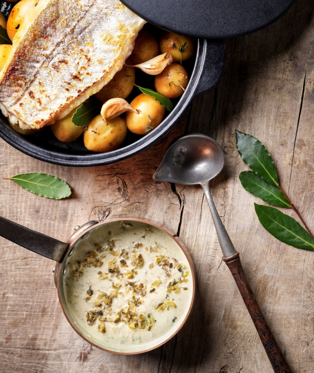 Grilled hake and its sauce with Tartare d'Algues