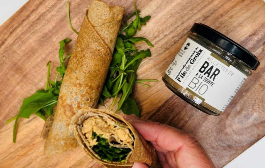Wraps de blé noir aux rillettes de bar à la truffe